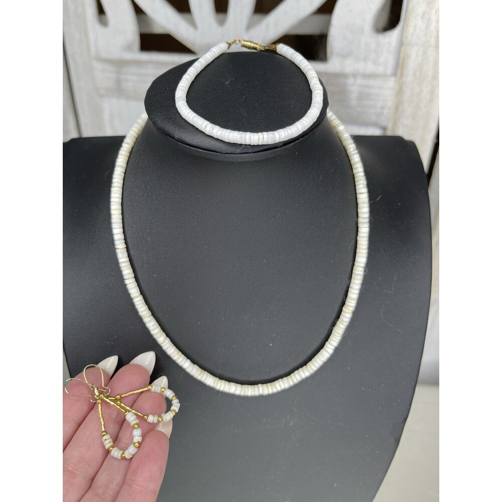 Vintage White Bead Coral Beaded Necklace Hawaii Bracelet Earrings Set Puka